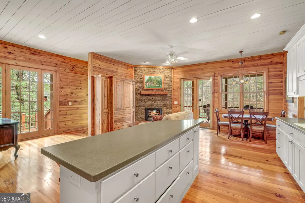 1233 Tame Turkey RD Lakemont, GA 30552