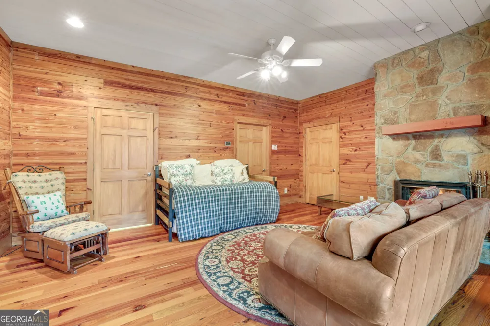 1233 Tame Turkey RD Lakemont, GA 30552