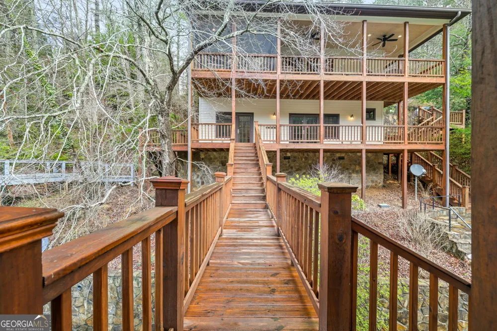 1233 Tame Turkey RD Lakemont, GA 30552