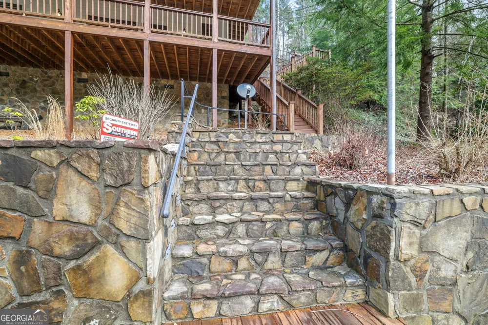 1233 Tame Turkey RD Lakemont, GA 30552