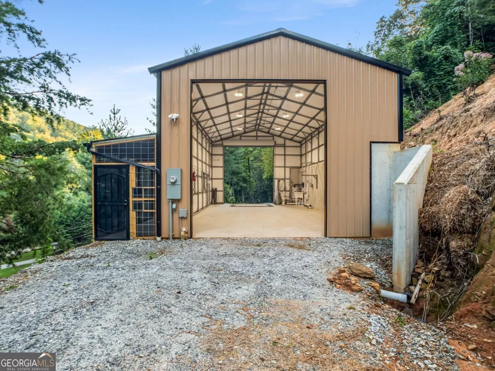 1063 Rickman Airfield RD Clayton, GA 30525