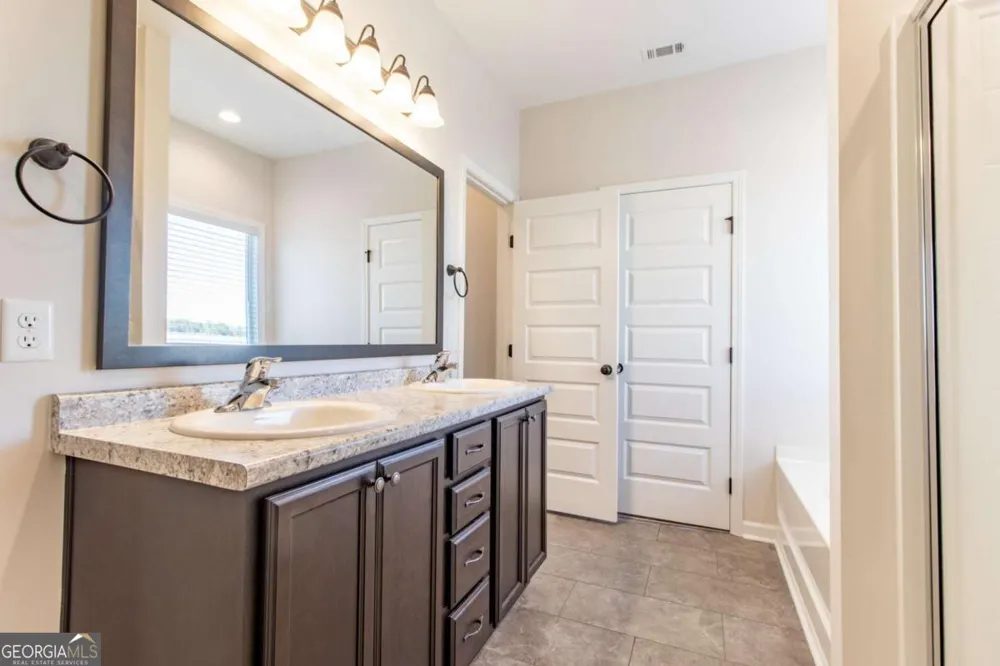 1879 Arnold DR SE Allenhurst, GA 31301