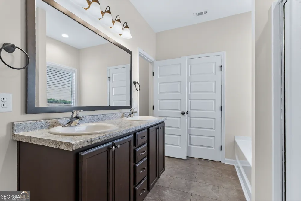 1879 Arnold DR SE Allenhurst, GA 31301