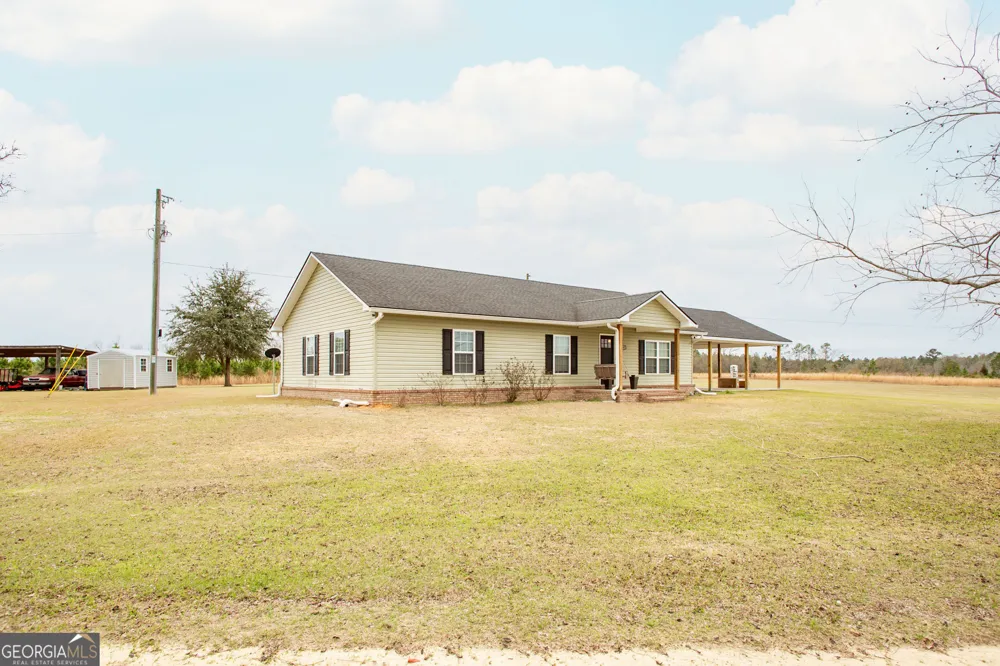 4697 Effie Sweat LN Waycross, GA 31503