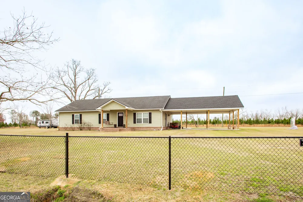4697 Effie Sweat LN Waycross, GA 31503