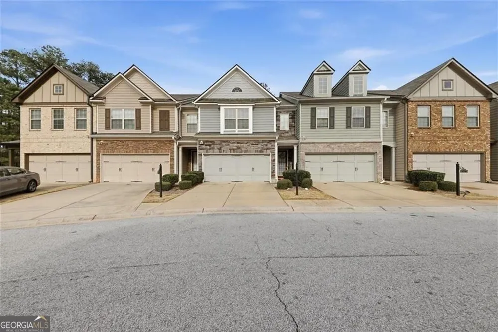 5527 Radford LOOP Fairburn, GA 30213