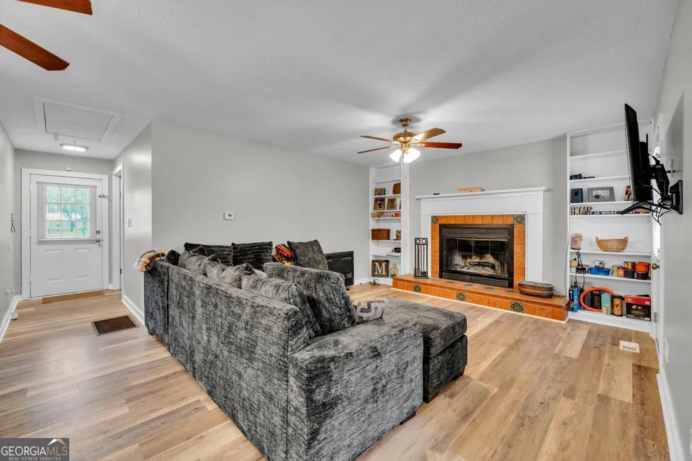 418 Flintside DR Cobb, GA 31735