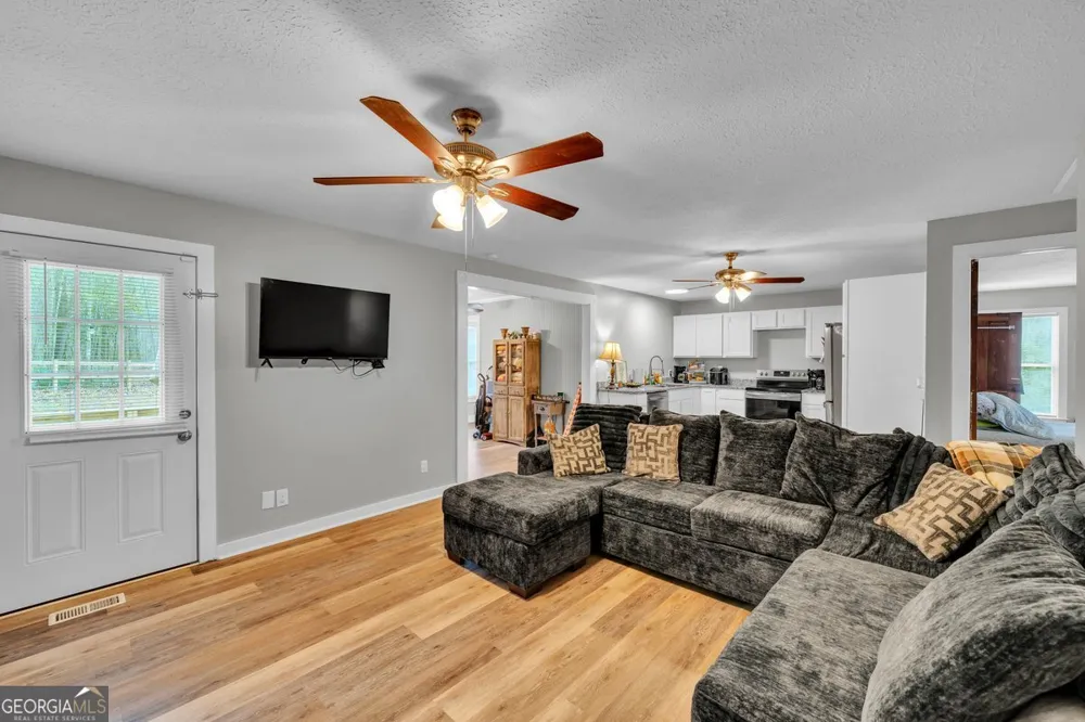 418 Flintside DR Cobb, GA 31735