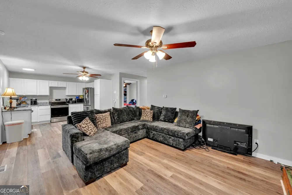 418 Flintside DR Cobb, GA 31735