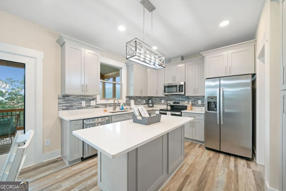 102 Moose LOOP Waleska, GA 30183