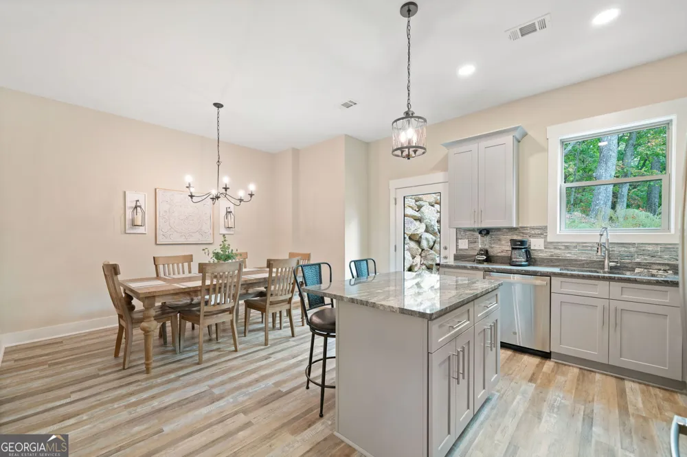 102 Moose LOOP Waleska, GA 30183