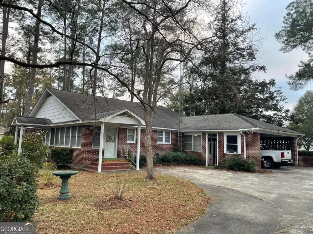 129 E Brumby ST Reidsville, GA 30453