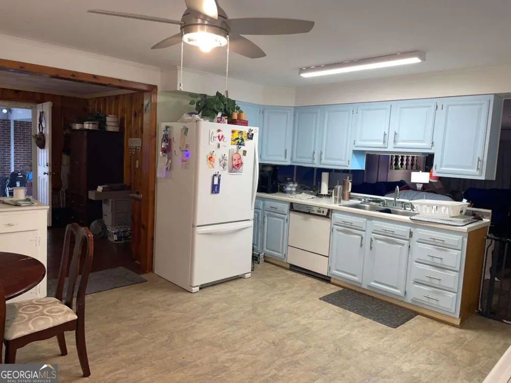 129 E Brumby ST Reidsville, GA 30453