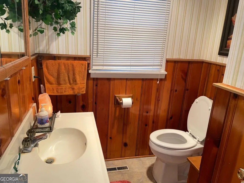 129 E Brumby ST Reidsville, GA 30453