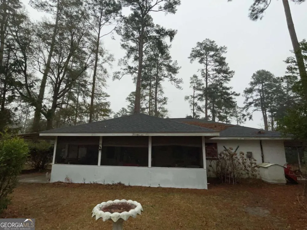 129 E Brumby ST Reidsville, GA 30453