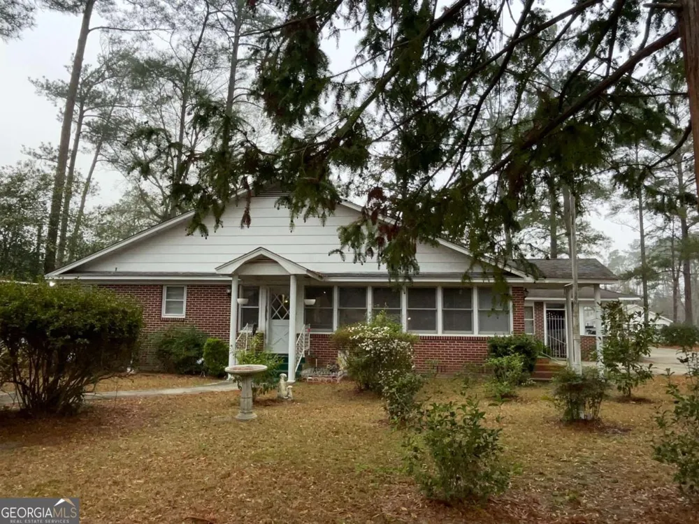 129 E Brumby ST Reidsville, GA 30453