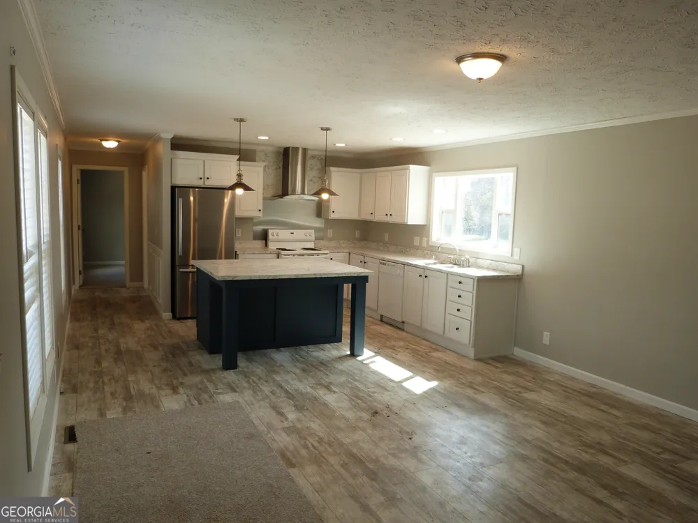 116 1st AVE Twin City, GA 30471