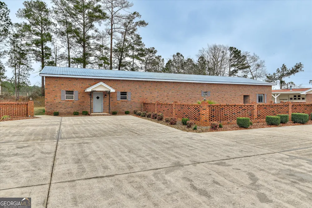 1690 Wrens HWY Thomson, GA 30824