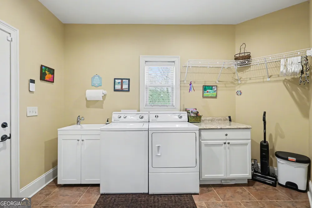421 Hickory Nut Mtn Tallulah Falls, GA 30573