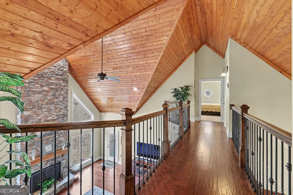 421 Hickory Nut Mtn Tallulah Falls, GA 30573