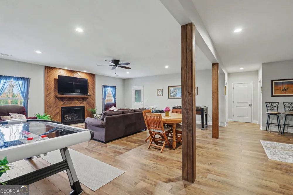 421 Hickory Nut Mtn Tallulah Falls, GA 30573