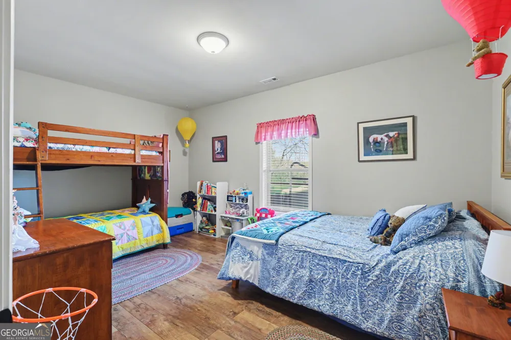 421 Hickory Nut Mtn Tallulah Falls, GA 30573