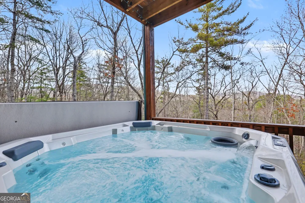 421 Hickory Nut Mtn Tallulah Falls, GA 30573