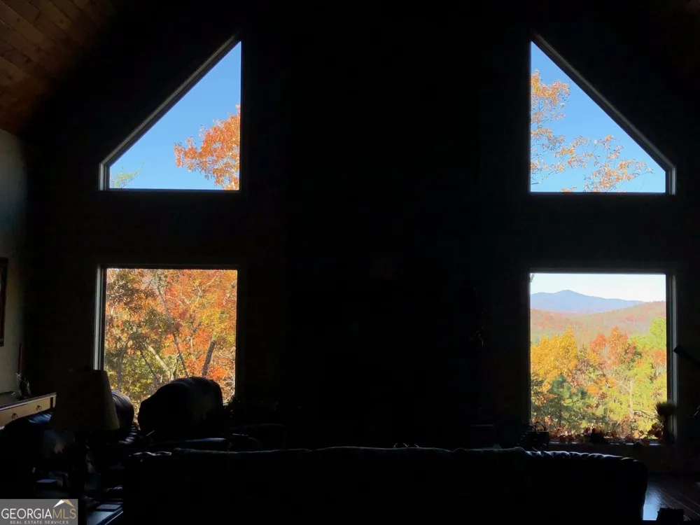421 Hickory Nut Mtn Tallulah Falls, GA 30573