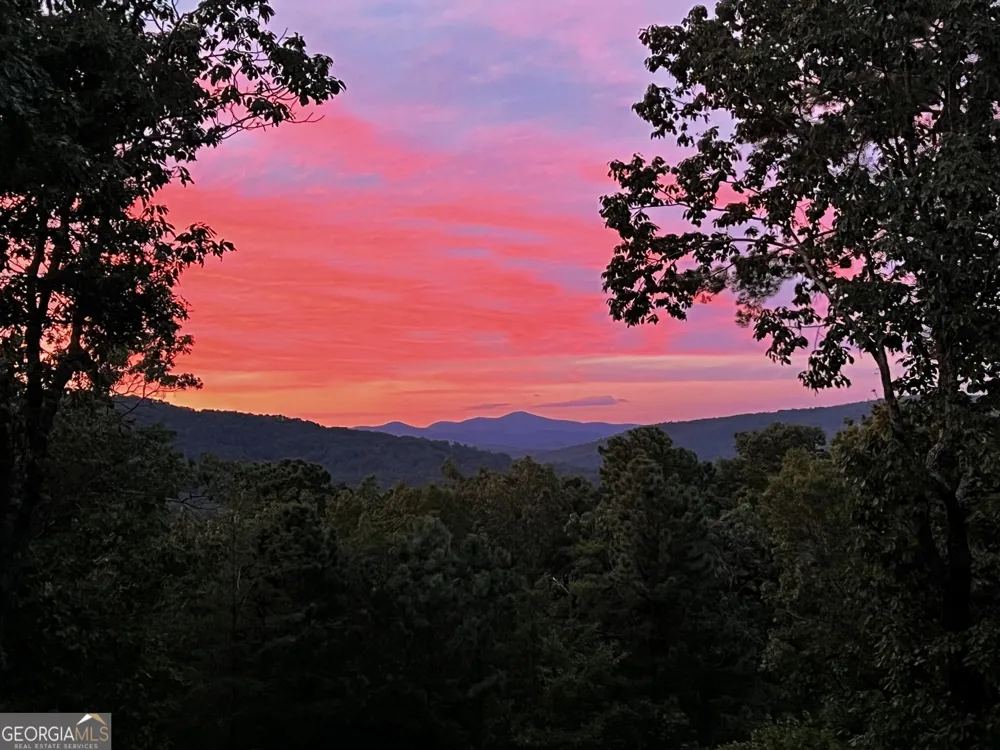 421 Hickory Nut Mtn Tallulah Falls, GA 30573