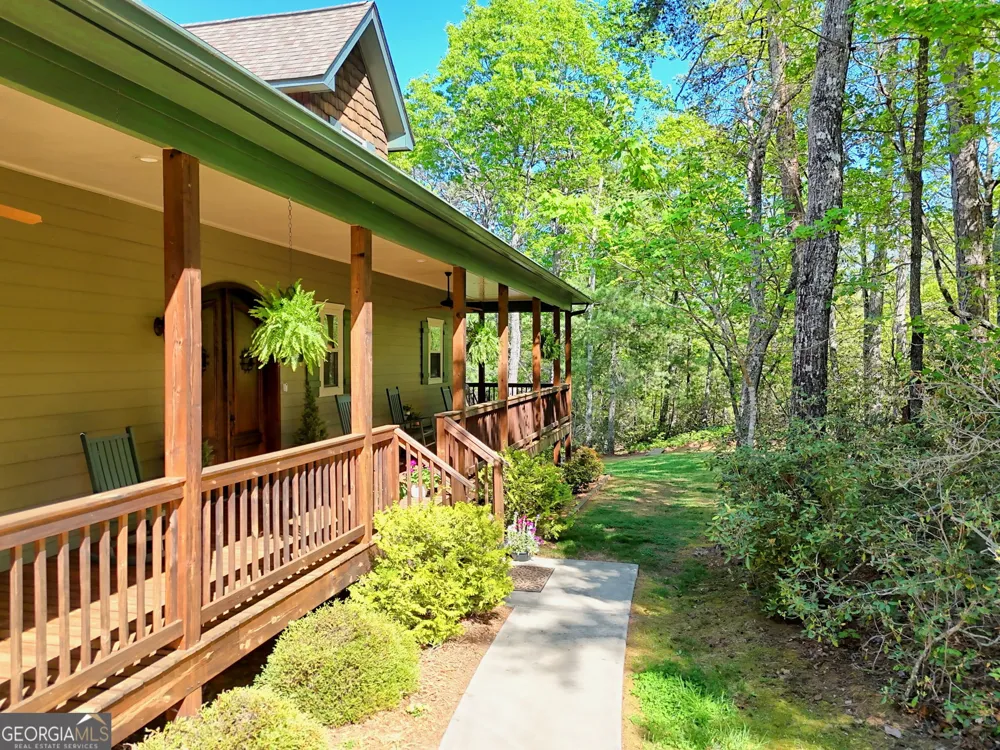 421 Hickory Nut Mtn Tallulah Falls, GA 30573