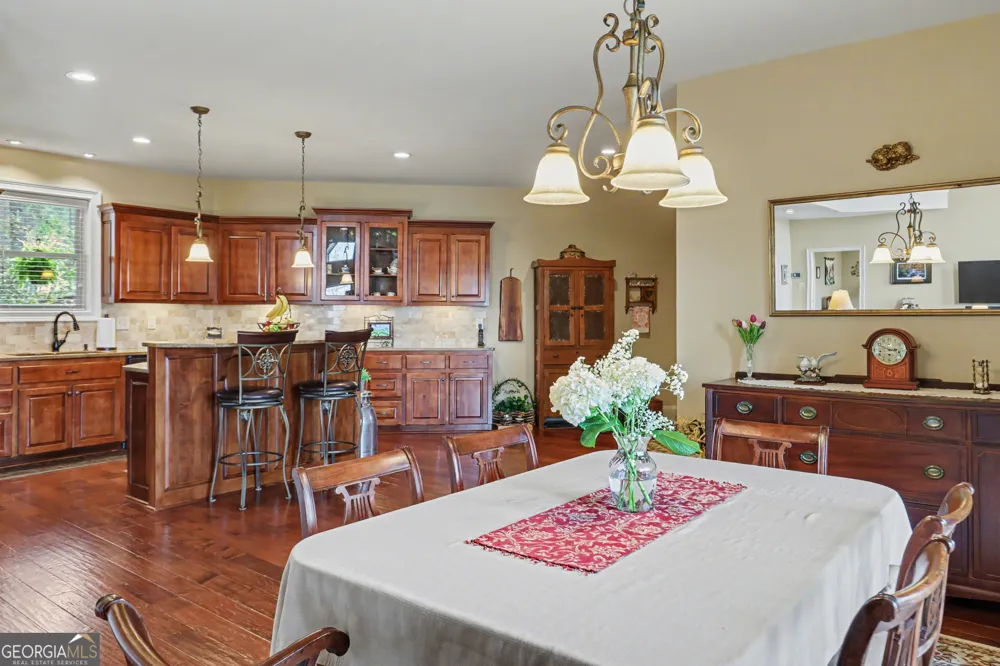 421 Hickory Nut Mtn Tallulah Falls, GA 30573