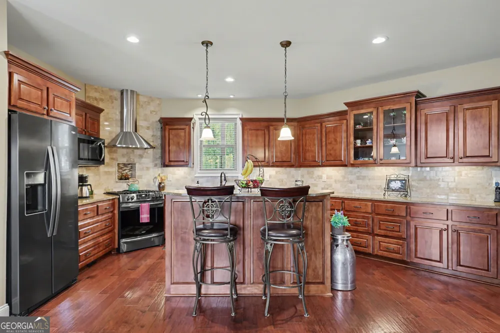 421 Hickory Nut Mtn Tallulah Falls, GA 30573