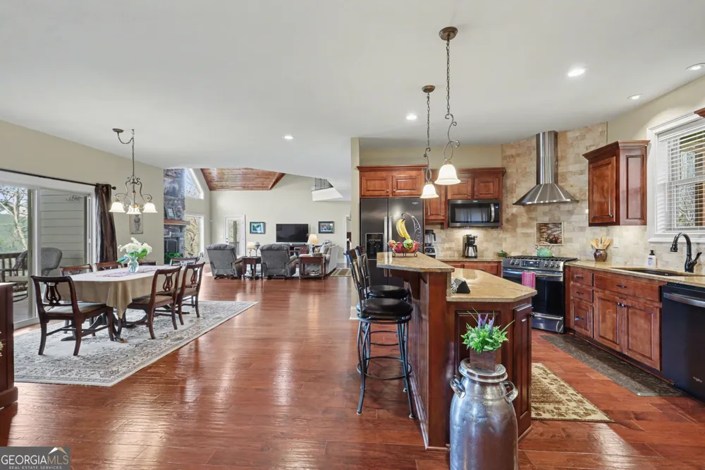 421 Hickory Nut Mtn Tallulah Falls, GA 30573