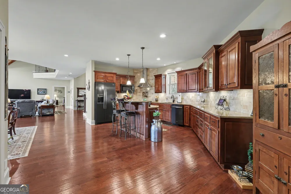 421 Hickory Nut Mtn Tallulah Falls, GA 30573