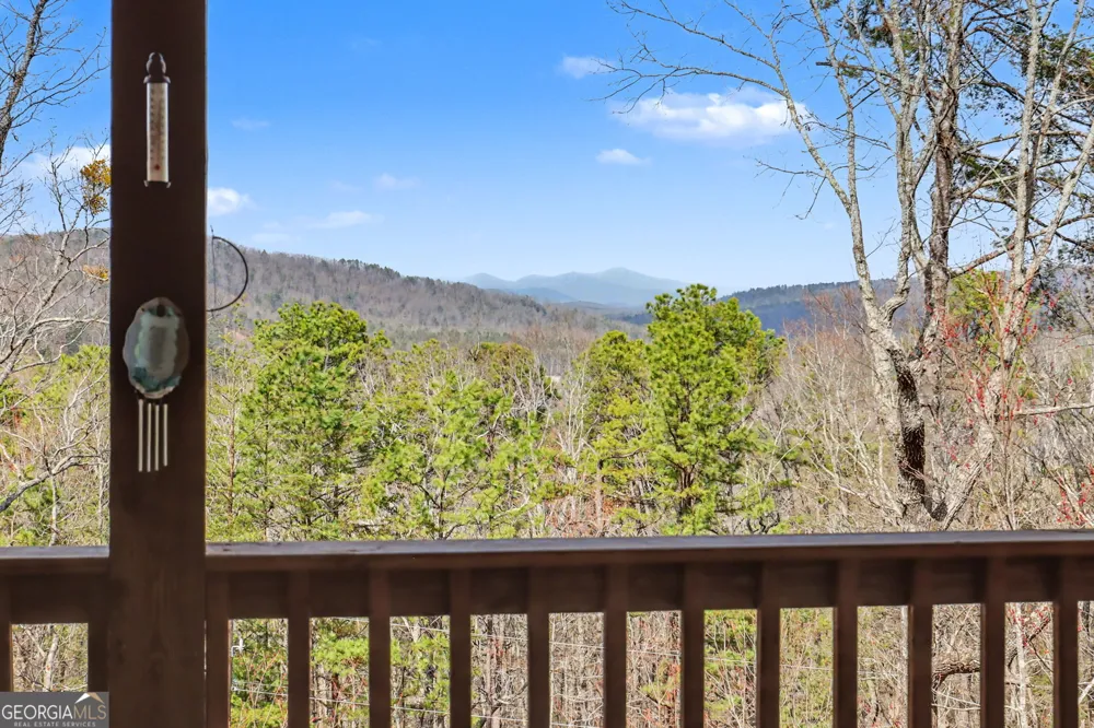 421 Hickory Nut Mtn Tallulah Falls, GA 30573