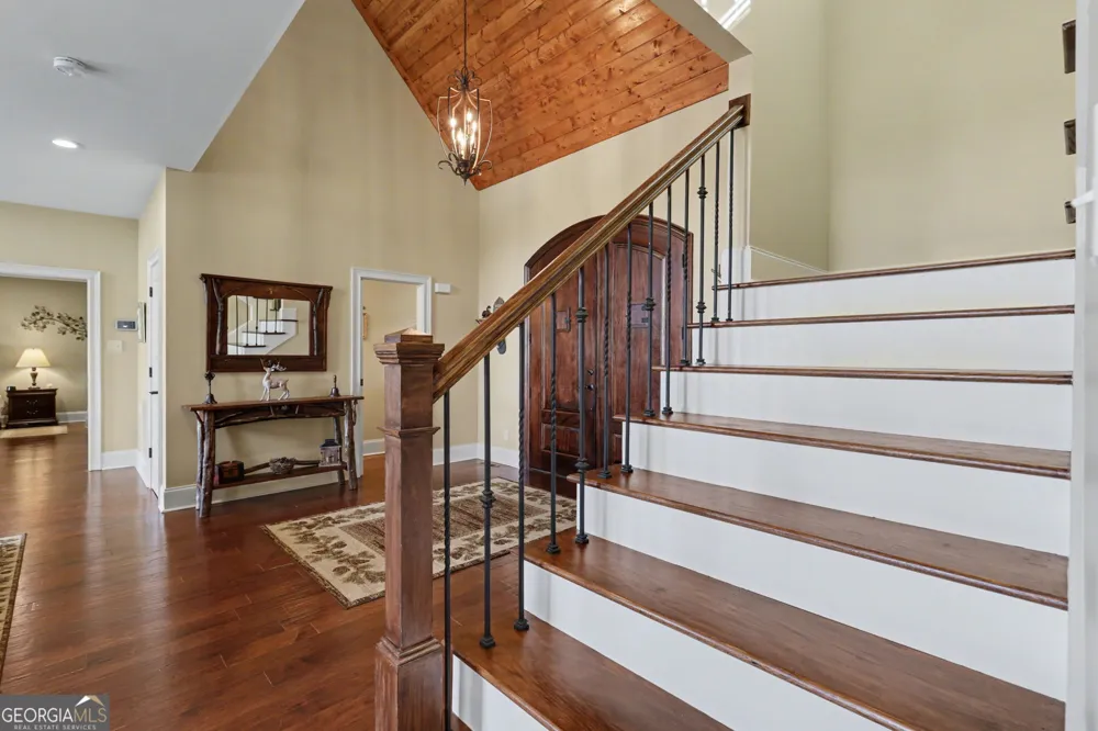 421 Hickory Nut Mtn Tallulah Falls, GA 30573