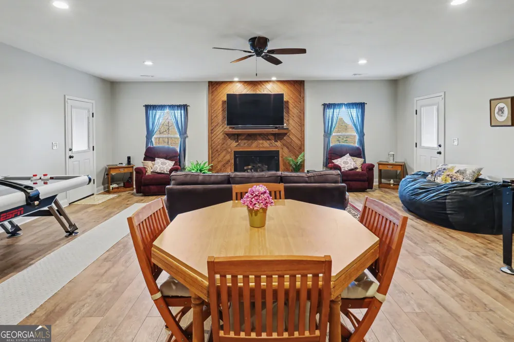 421 Hickory Nut Mtn Tallulah Falls, GA 30573