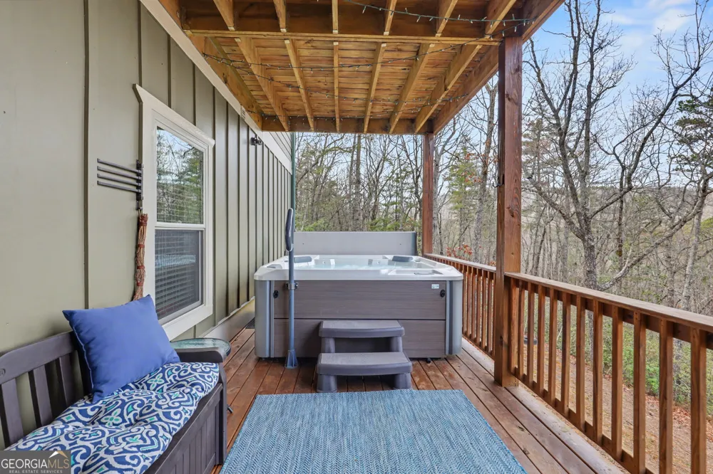 421 Hickory Nut Mtn Tallulah Falls, GA 30573