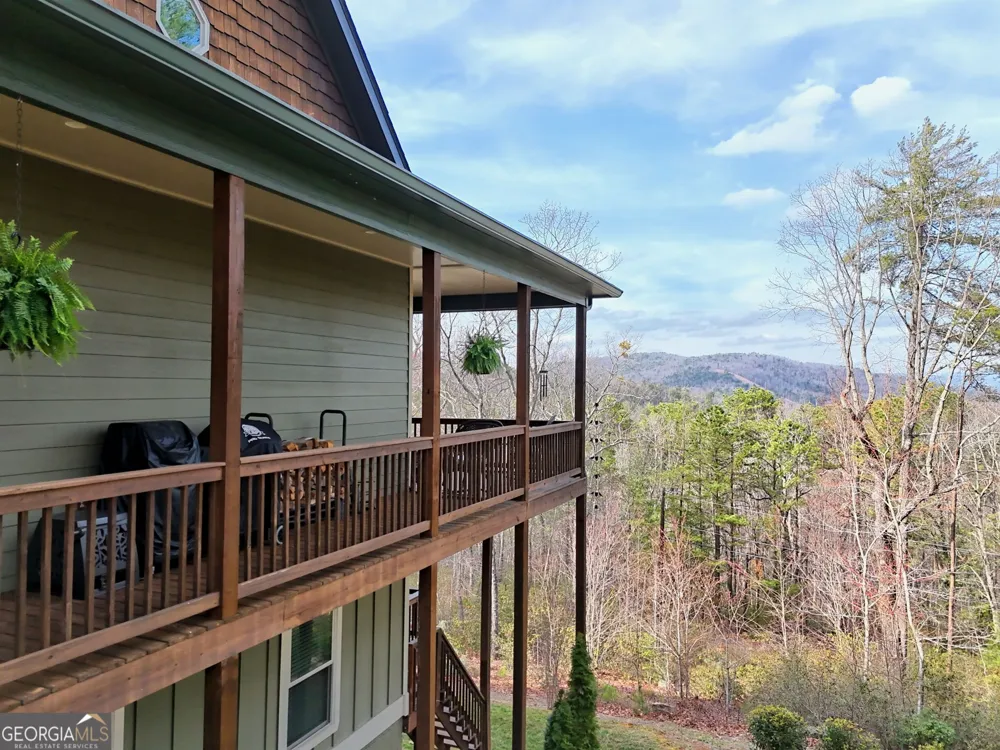 421 Hickory Nut Mtn Tallulah Falls, GA 30573