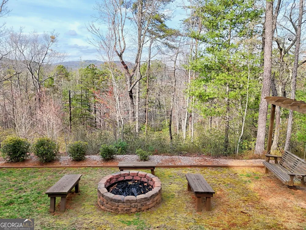 421 Hickory Nut Mtn Tallulah Falls, GA 30573
