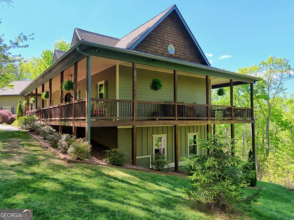 421 Hickory Nut Mtn Tallulah Falls, GA 30573