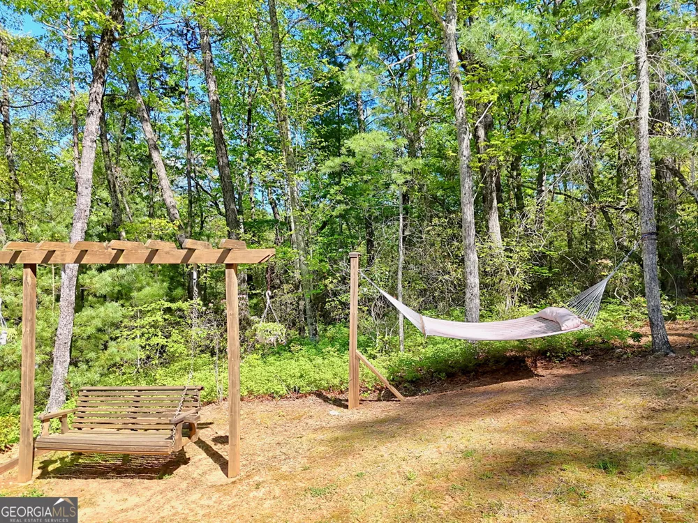421 Hickory Nut Mtn Tallulah Falls, GA 30573