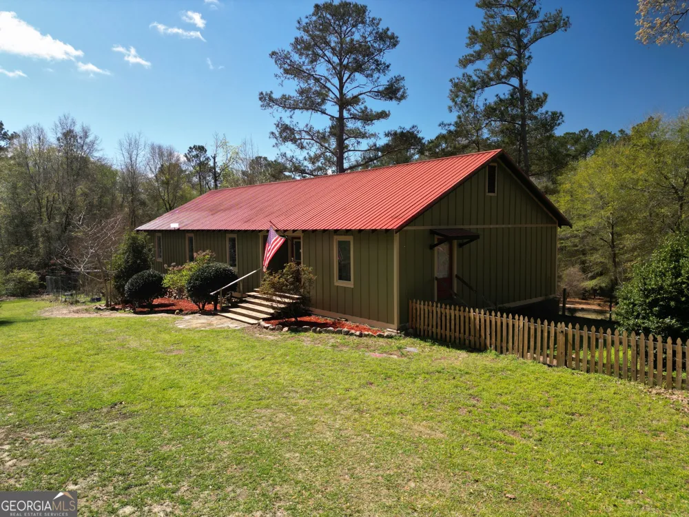 162 Bacon ST Irwinton, GA 31042
