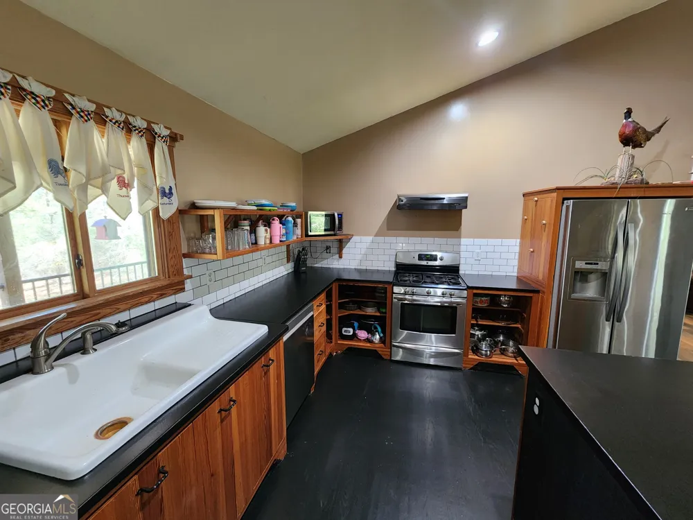 162 Bacon ST Irwinton, GA 31042