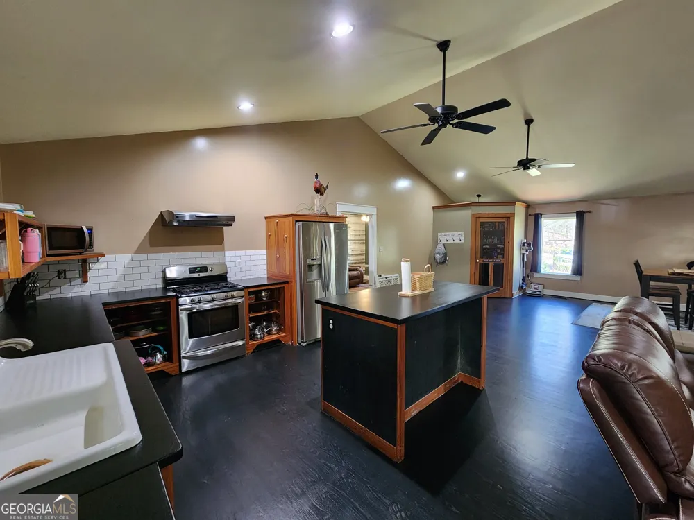 162 Bacon ST Irwinton, GA 31042