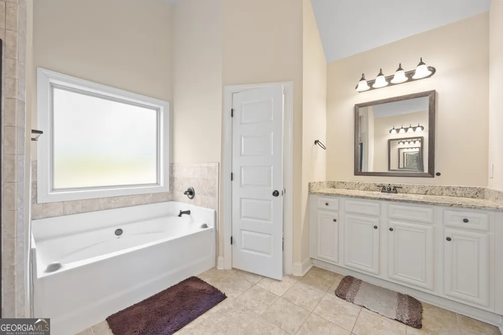170 Homestead CIR Forsyth, GA 31029
