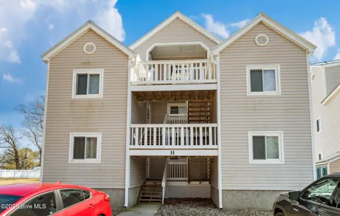 89 Country Club Drive #Apt H2