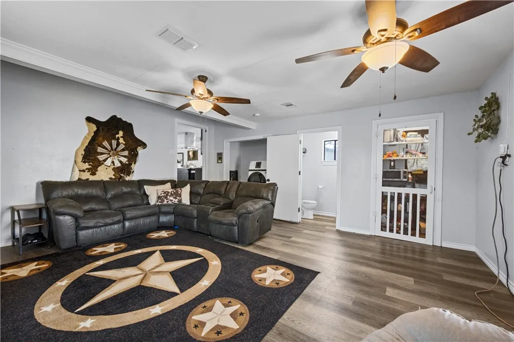 309 Reynolds Avenue Taft, TX 78390