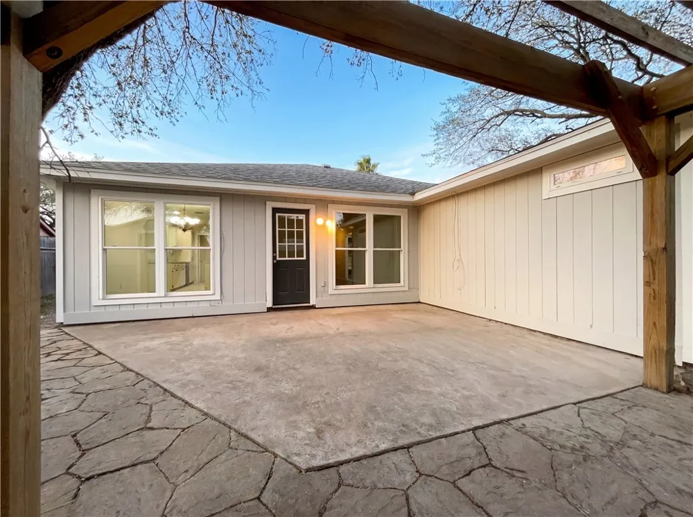 2175 Timberleaf Ingleside, TX 78362