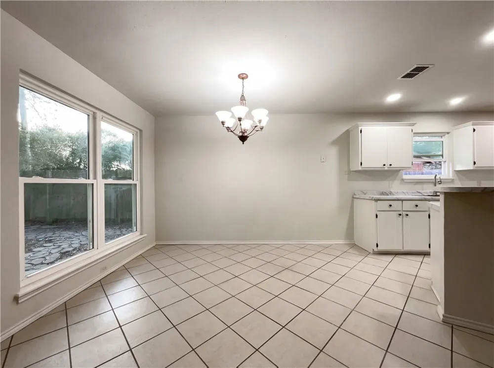 2175 Timberleaf Ingleside, TX 78362